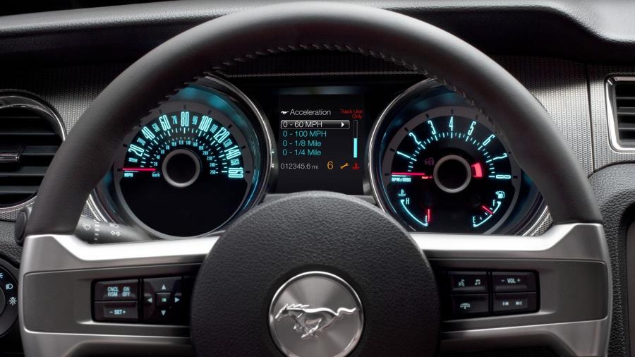  Ford Mustang GT Convertible 2013 года  (фото 40 из 65)